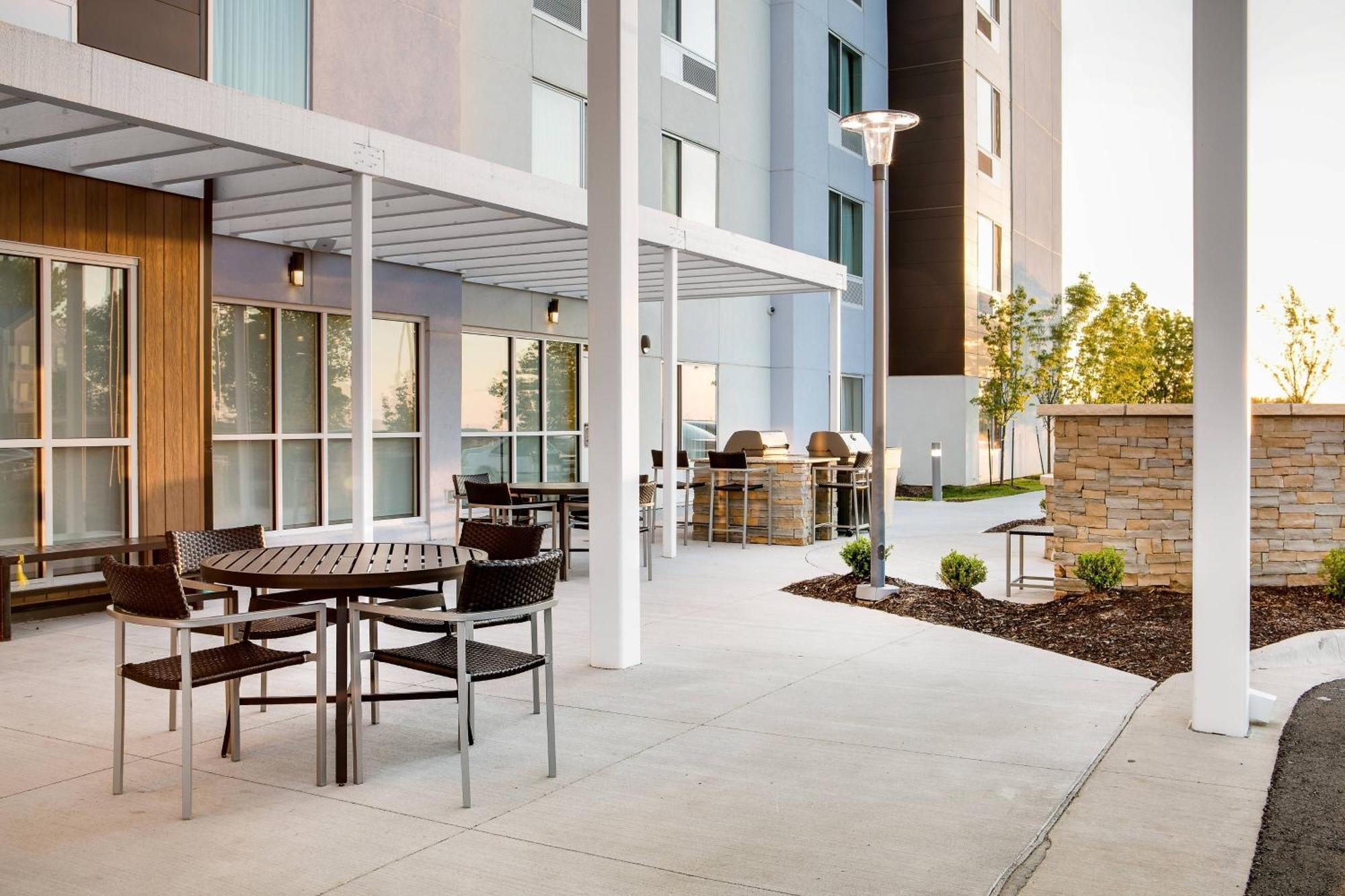 Towneplace Suites By Marriott Kansas City Airport Exteriér fotografie